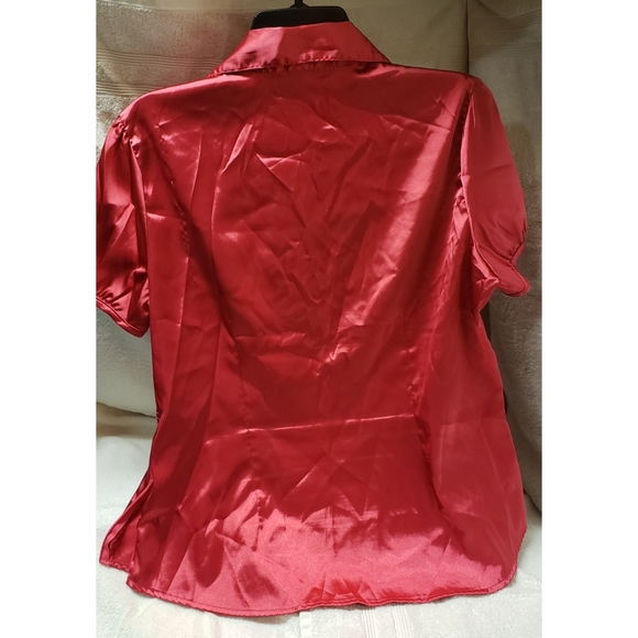 Woman's blouse - Picture 2 of 4